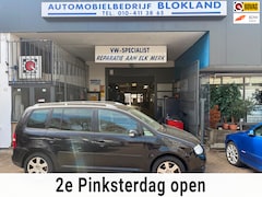 Volkswagen Touran - 2.0-16V FSI Highline/ 7 Persoons/ met Airco, NAP en een nieuwe APK