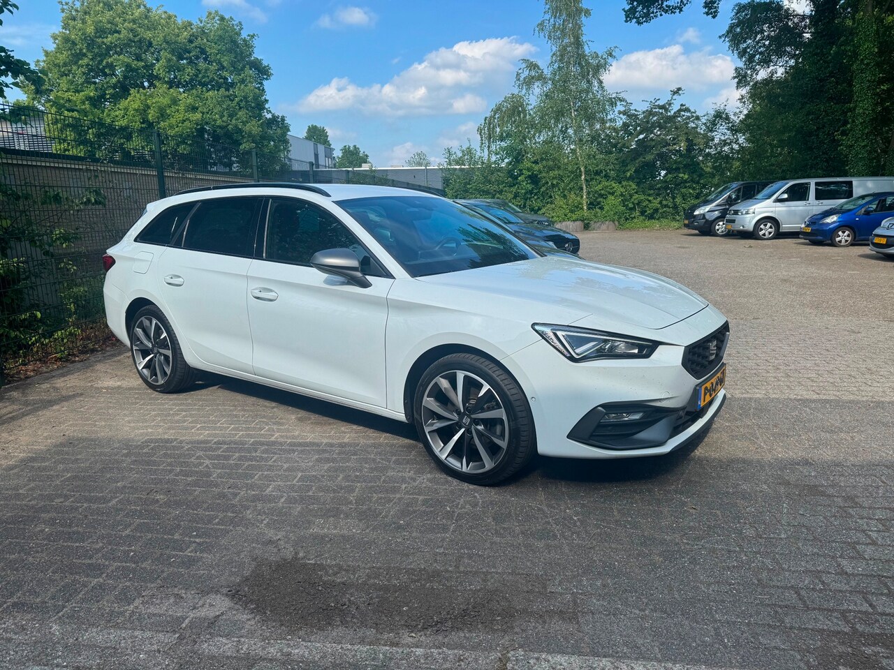 SEAT Leon Sportstourer - 1.4 TSI eHybrid PHEV FR Automaat | Airco | Navigatie | CarPlay | Vol opties | Inruil mogel - AutoWereld.nl