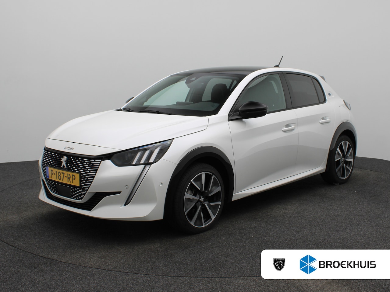 Peugeot e-208 - EV GT Pack 50 kWh | Stoelverwarming | Achteruitrijcamera | Parkeersensoren | Dodehoekdetec - AutoWereld.nl