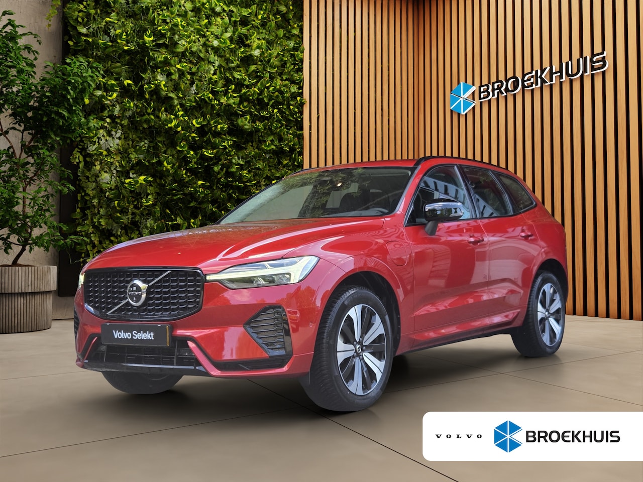 Volvo XC60 - 2.0 T6 Plug-in hybrid AWD Plus Dark | Trekhaak | 360 Cam | Pano | Memory | Pilot Assist - AutoWereld.nl