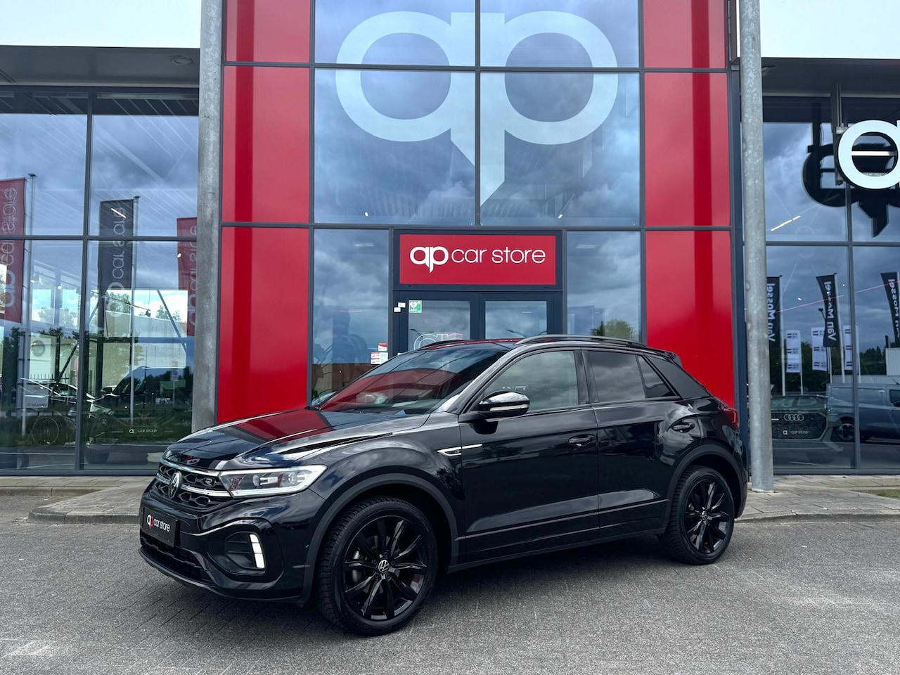 Volkswagen T-Roc - 1.5 TSI 3 x R-Line | LED | Stoelverwarming | Carplay | Adaptive Cruise | Dode hoek detecti - AutoWereld.nl