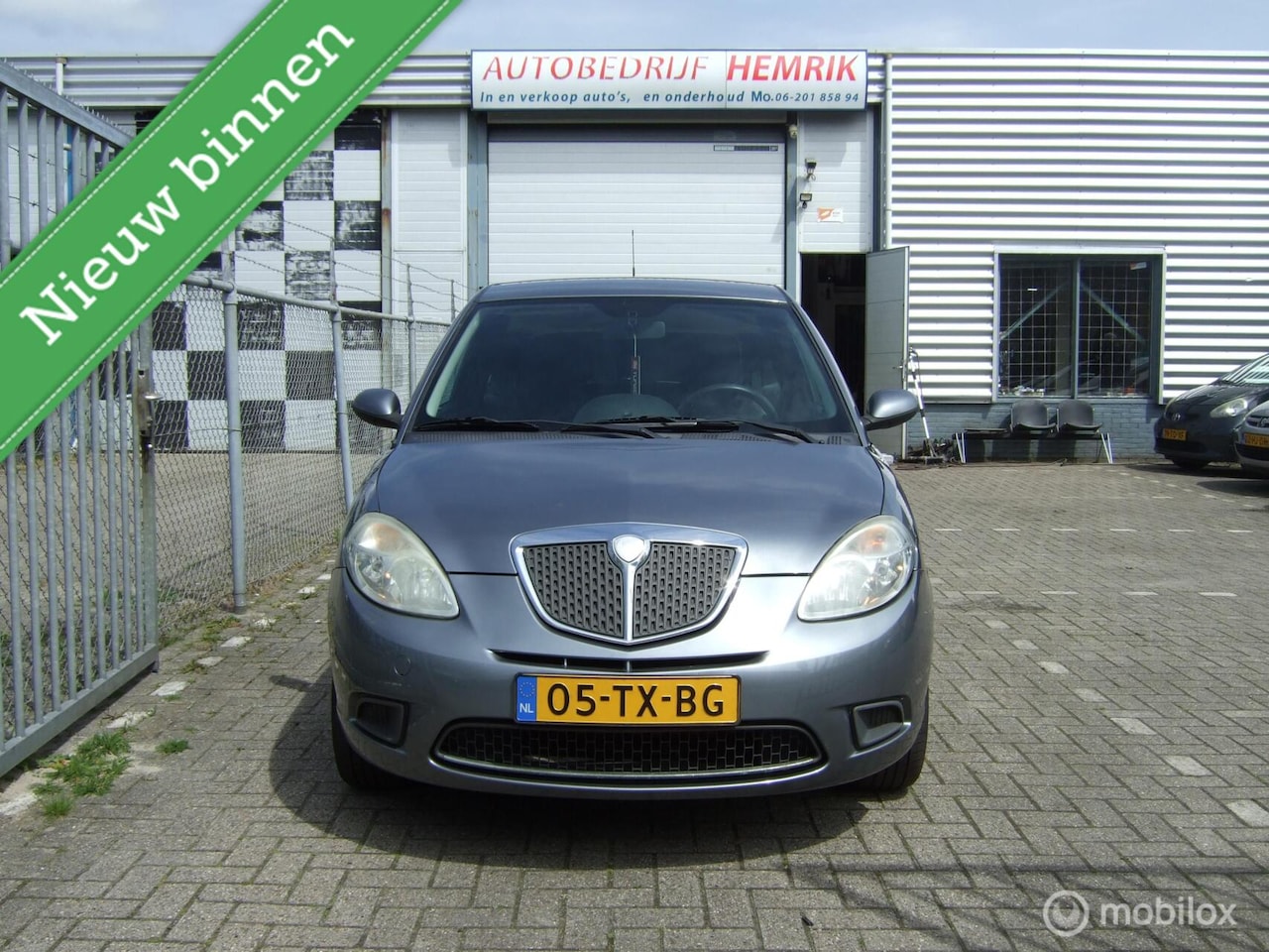 Lancia Y(psilon) - Ypsilon 1.4 Blue & Me - AutoWereld.nl