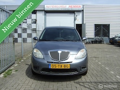 Lancia Y(psilon) - Ypsilon 1.4 Blue & Me