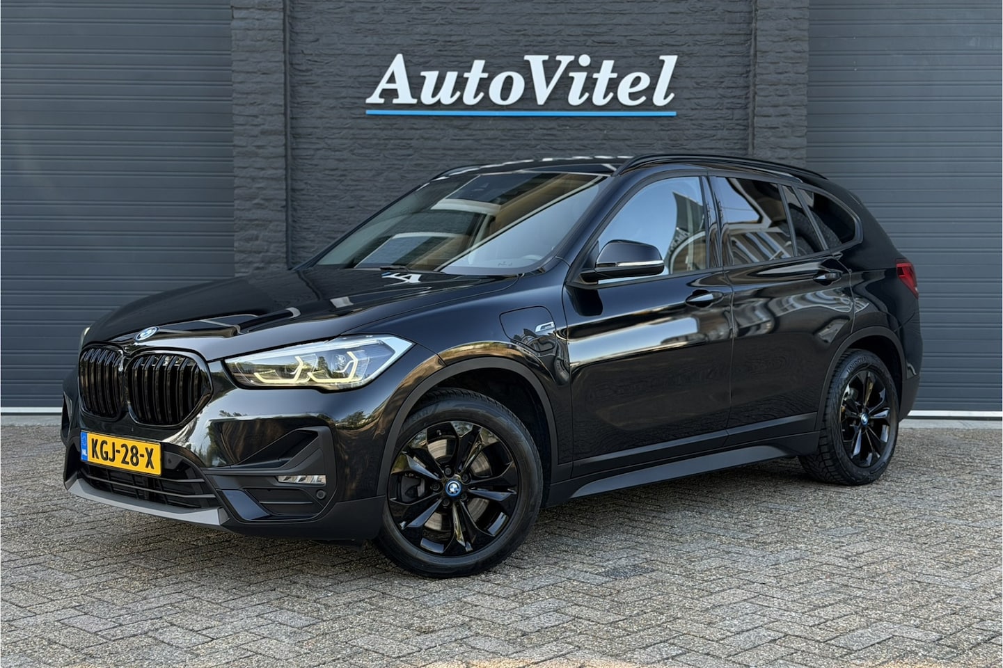 BMW X1 - xDrive25e | Leder | Head-Up | Camera | LED | PDC V + A | 20x op vooraad - AutoWereld.nl