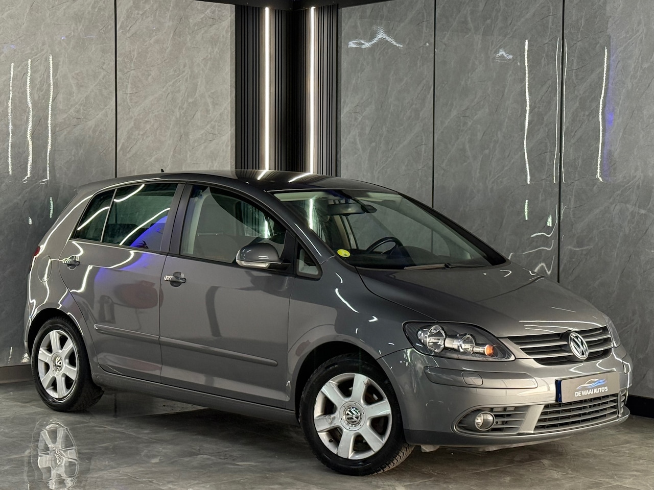 Volkswagen Golf Plus - 1.6 FSI GOAL | Automaat | Stoelverw | Cruise | Trekhaak | Boekjes - AutoWereld.nl