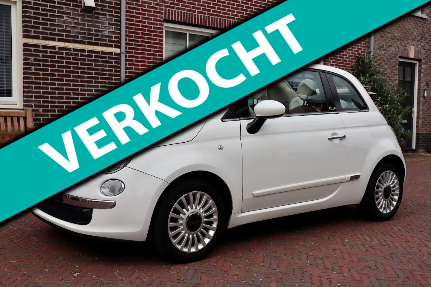 Fiat 500 C - | Poltrona Frau leder | Parkeersensoren | 15 inch lichtmetalen velgen | Chrome pakket | Bl - AutoWereld.nl