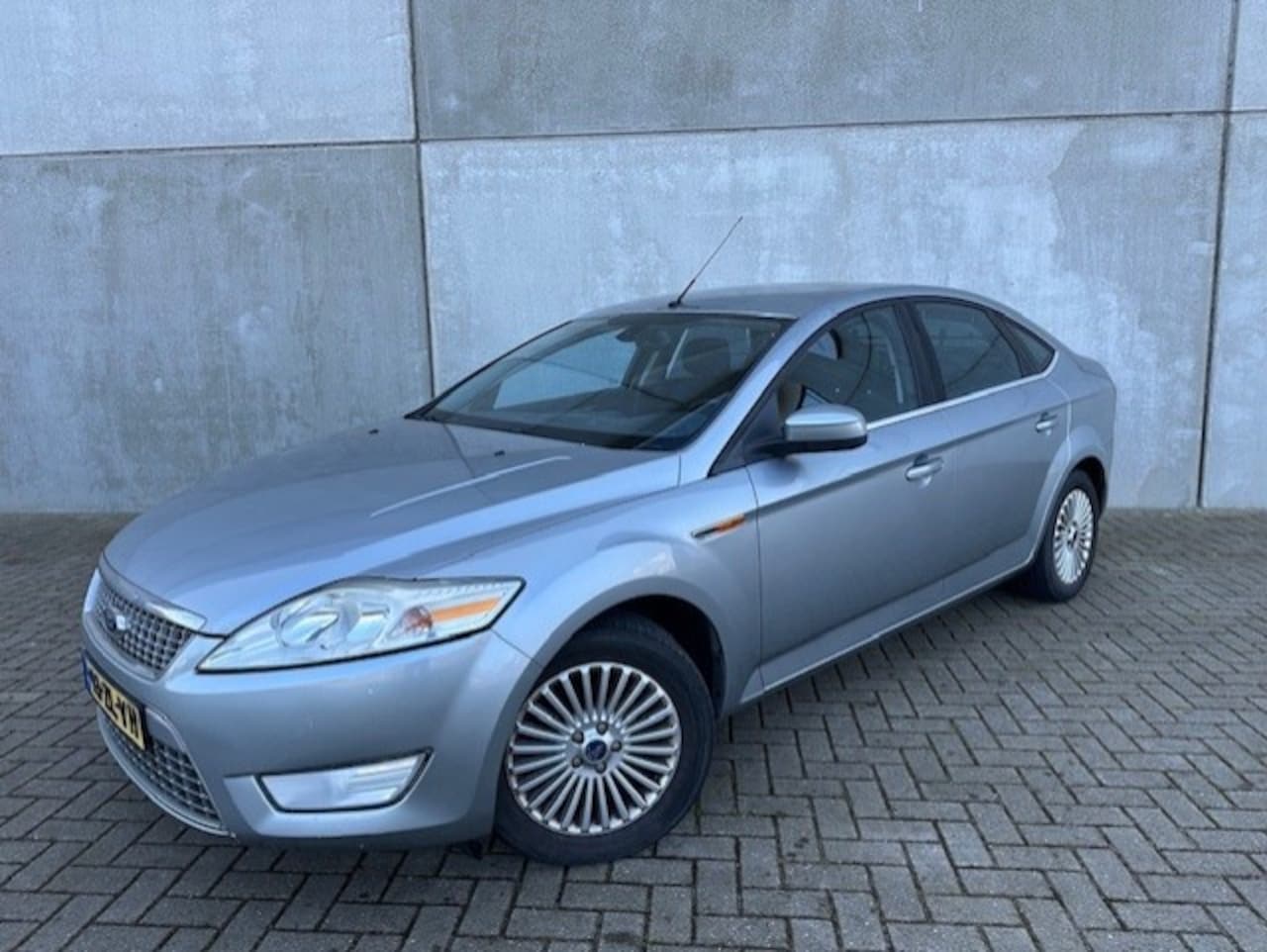 Ford Mondeo - 2.0-16V Titanium 2.0-16V Titanium - AutoWereld.nl