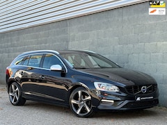 Volvo V60 - 2.0 D4 R-Design | 2e Eignr | Automaat | Half Leer | Navi | LED | Trekhaak | Airco | Boekje