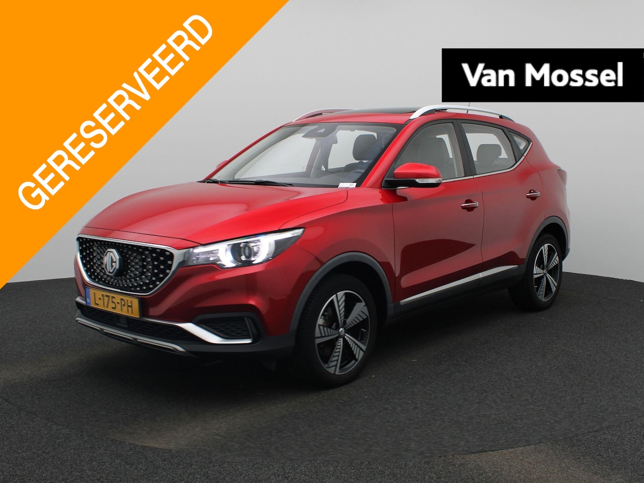 MG ZS - Luxury 45 kWh Aut. | Panoramadak | Leder | DAB | Apple carplay | Stoelverwarming - AutoWereld.nl