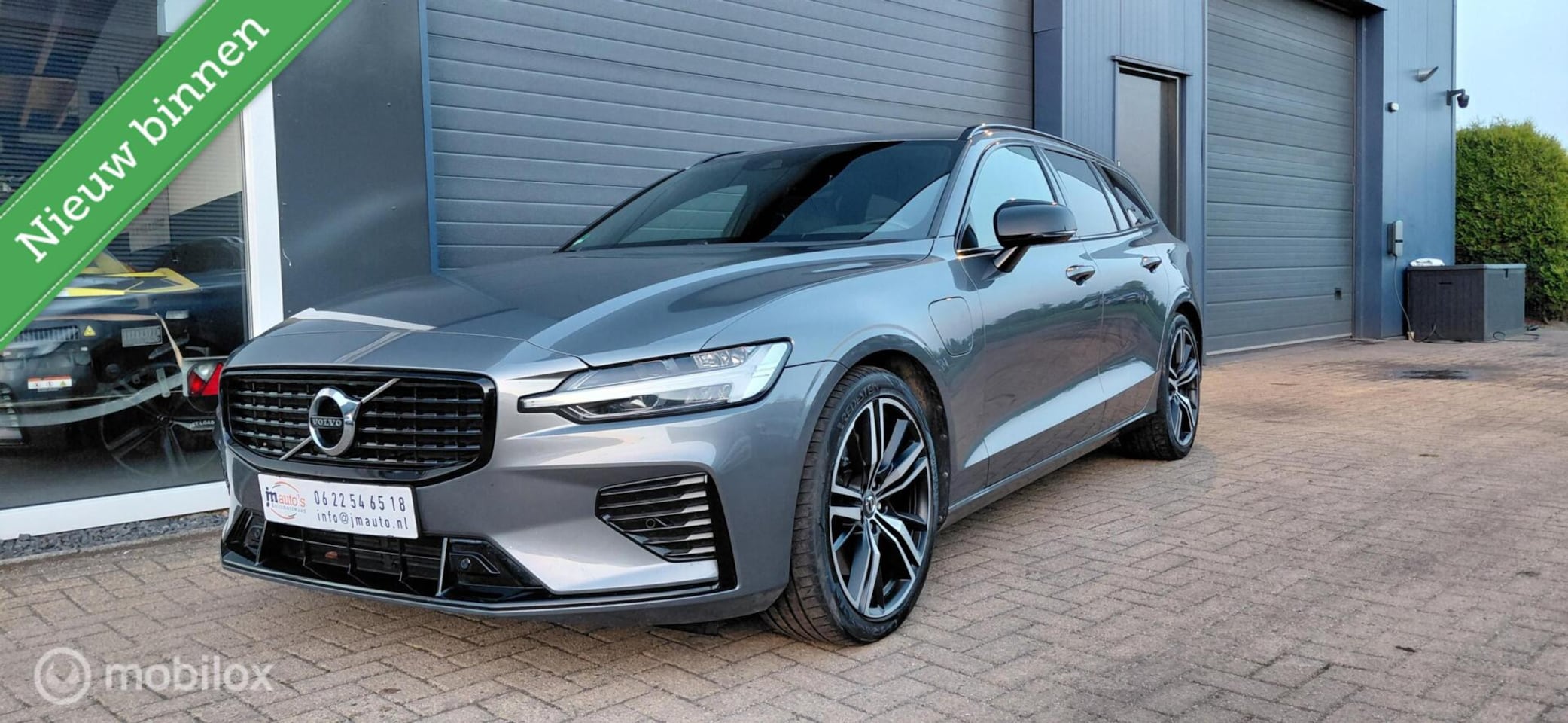 Volvo V60 - 2.0 T6 Recharge AWD R-Design 2.0 T6 Recharge AWD R-Design - AutoWereld.nl