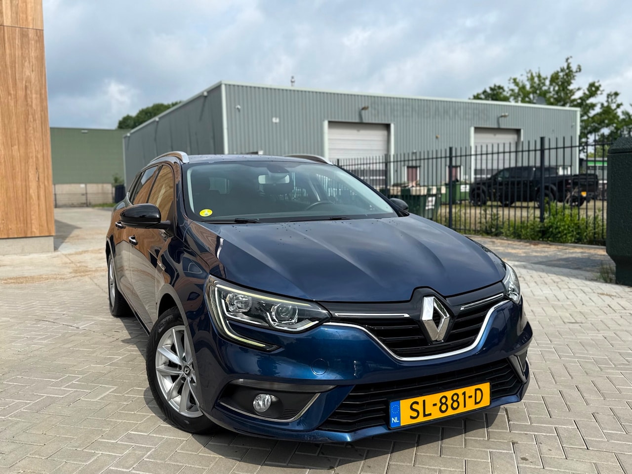Renault Mégane Estate - 1.5 dCi Eco2 Limited (bj 2018) LED|NAVI|CLIMA|175000 KM - AutoWereld.nl