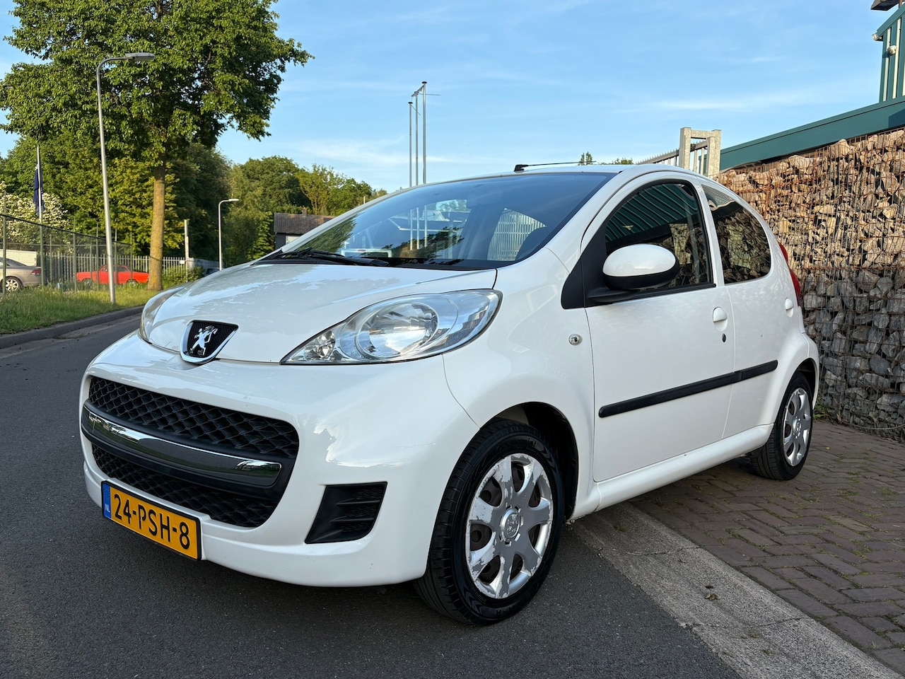 Peugeot 107 - 1.0-12V Millesim 200 1.0-12V Millesim 200 - AutoWereld.nl