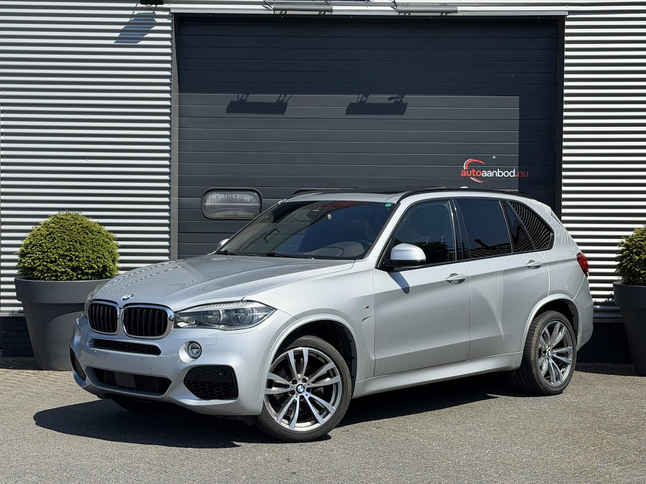 BMW X5 - xDrive30d High Executive M-Sport | Panoramadak | Head-Up Display | Camera | Dodehoek Detec - AutoWereld.nl
