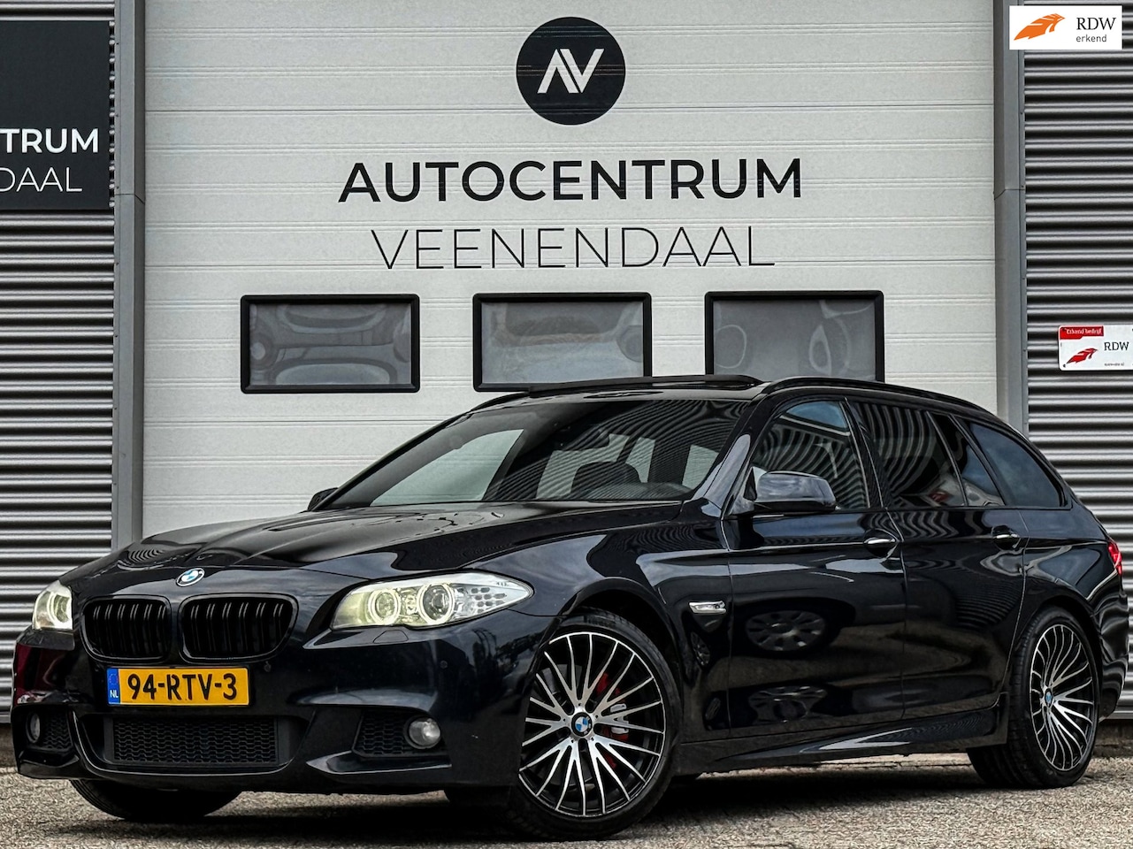 BMW 5-serie Touring - 535d 376 PK STAGE 2 M-SPORT TREKHAAK/PANO/HUD/CAMERA/LEDER - AutoWereld.nl