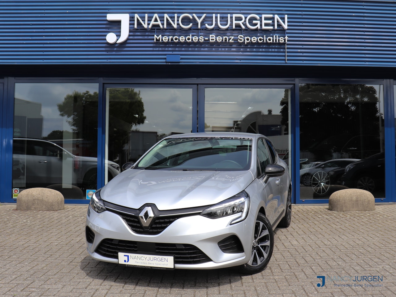 Renault Clio - 1.6 E-Tech Hybrid 145 Equilibre | Automaat | Airco | Cruise Control | LED | Apple Carplay/ - AutoWereld.nl