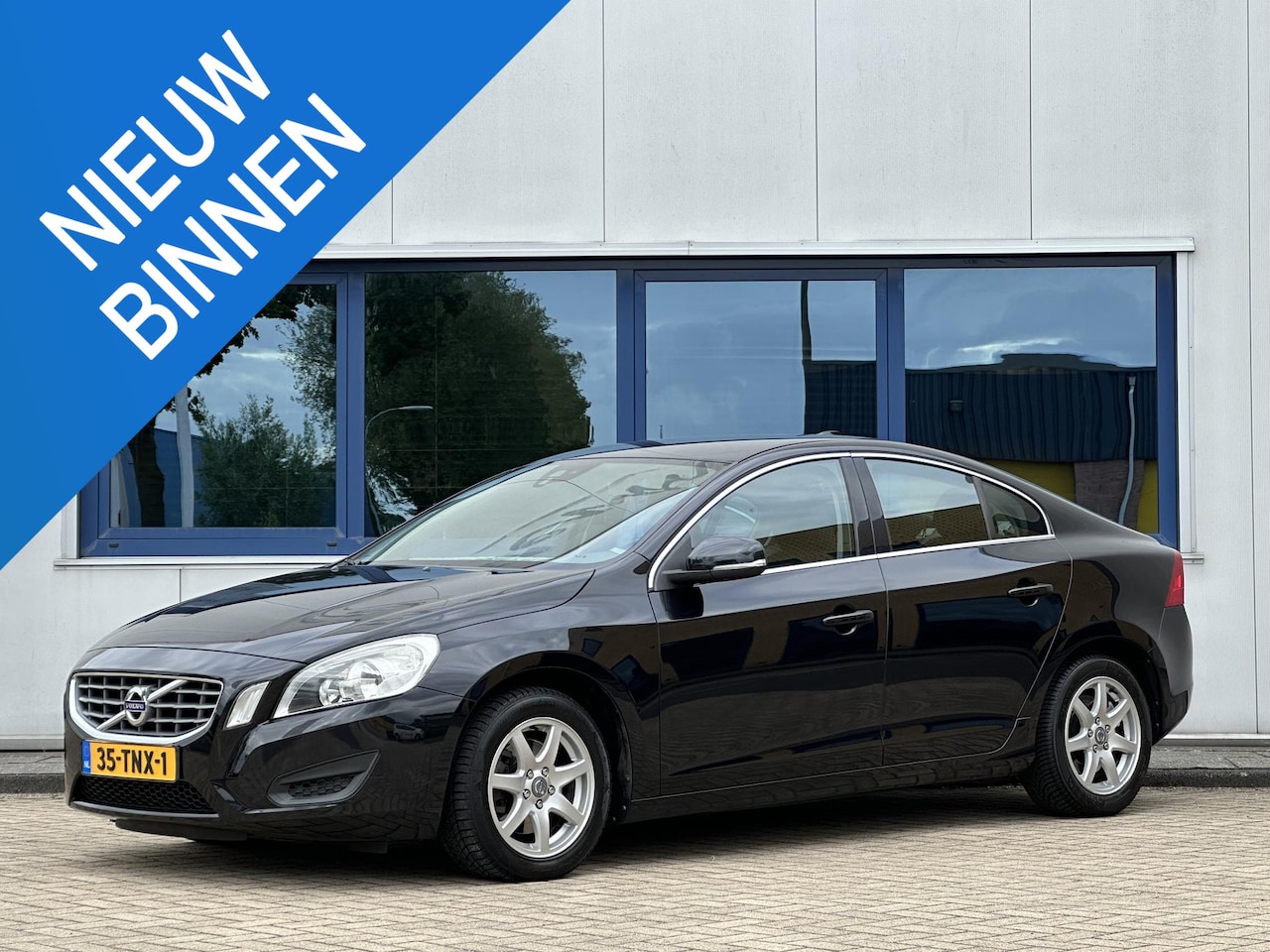 Volvo S60 - 2.0 D3 R-Design l Dealeronderhouden l - AutoWereld.nl