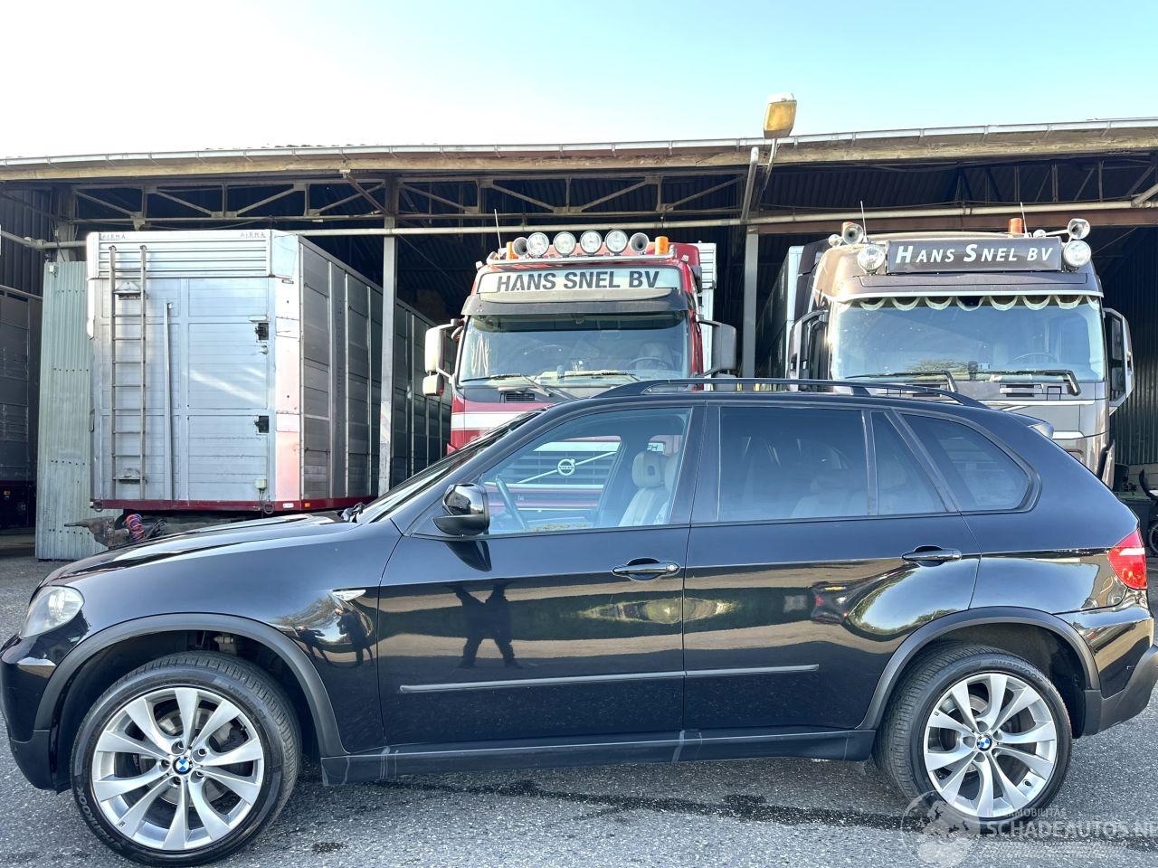 BMW X5 - xDrive30d 235pk 6-traps aut Executive 7Pers - nav - camera - leer + stoelverw - 20 inch m- - AutoWereld.nl