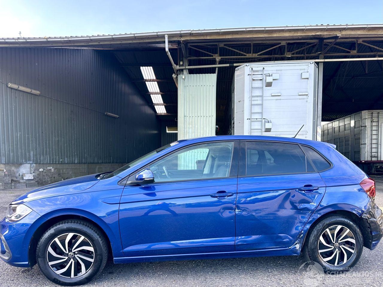 Volkswagen Polo - 1.0 TSI aut + f1 Life Bus 5drs - nap - navi - camera - front + line assist - beats audio + - AutoWereld.nl