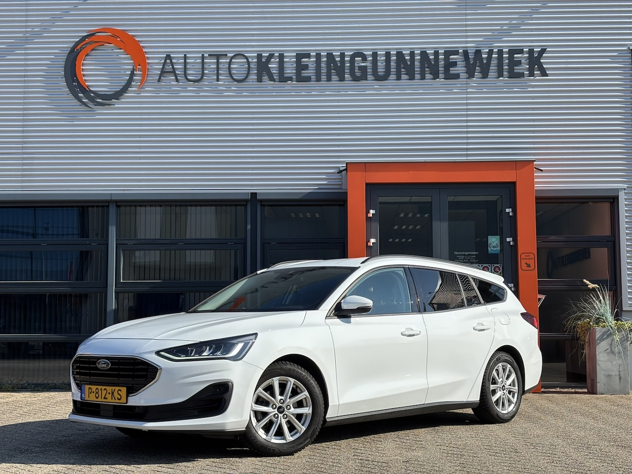 Ford Focus Wagon - 1.0 EcoBoost Connected / Stoel, Stuur en Voorruitverwarming / Navi / Applecarplay/Androida - AutoWereld.nl