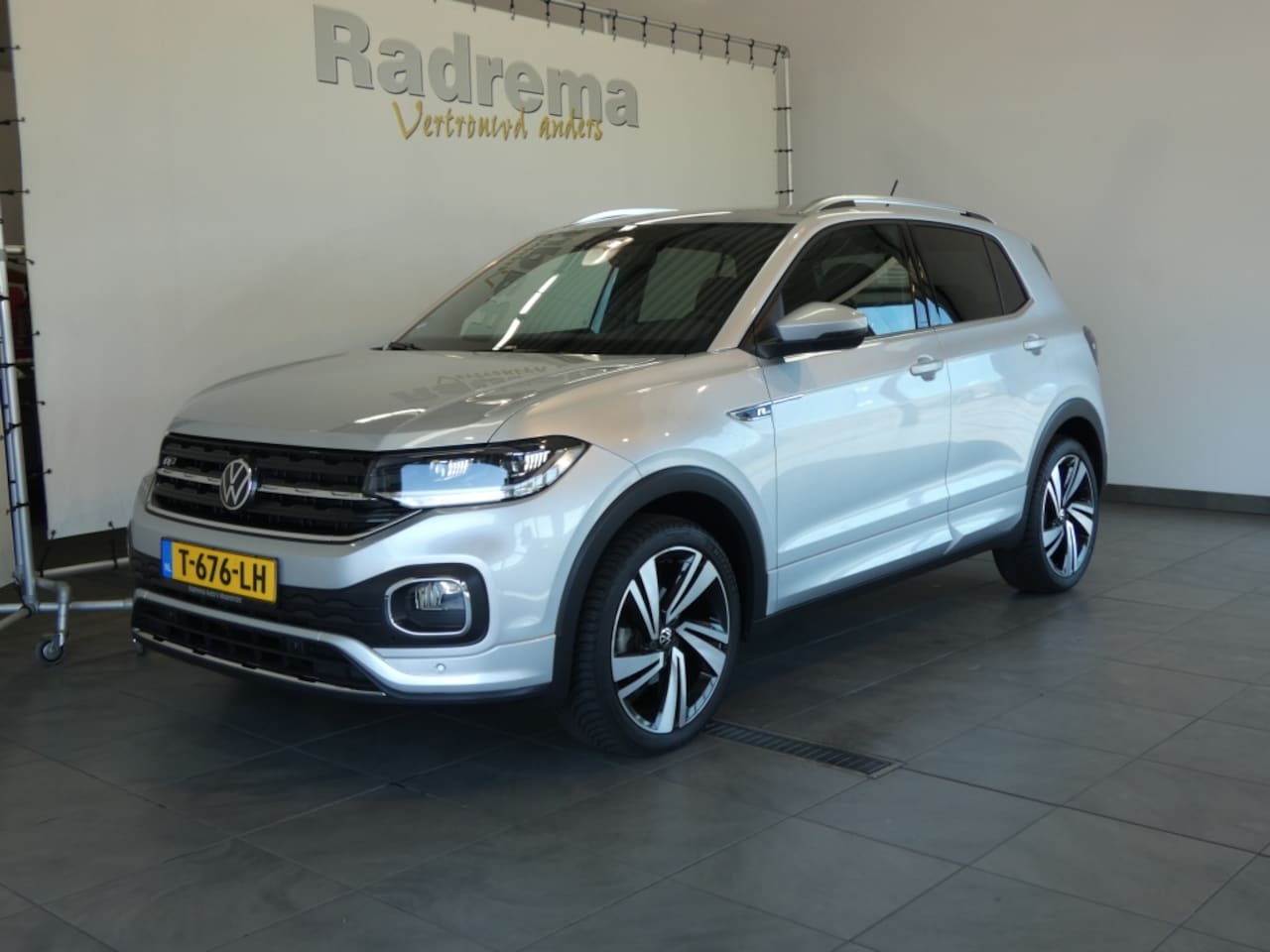 Volkswagen T-Cross - 1.5 TSI Style R-line Navi Camera Automaat ! - AutoWereld.nl