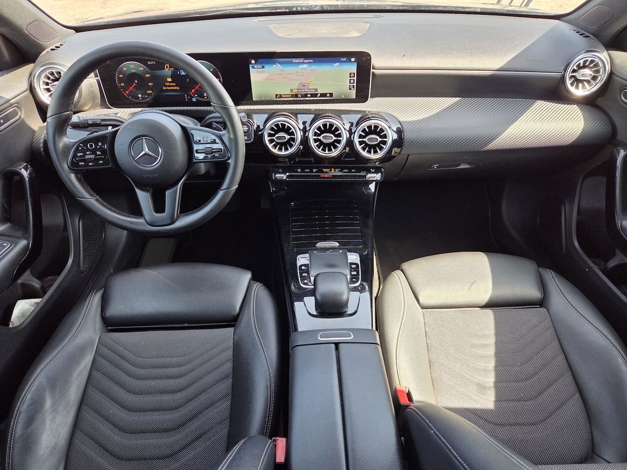 Mercedes-Benz A-klasse - 180 D AMG-LINE 2018 AUTOMAAT! - AutoWereld.nl