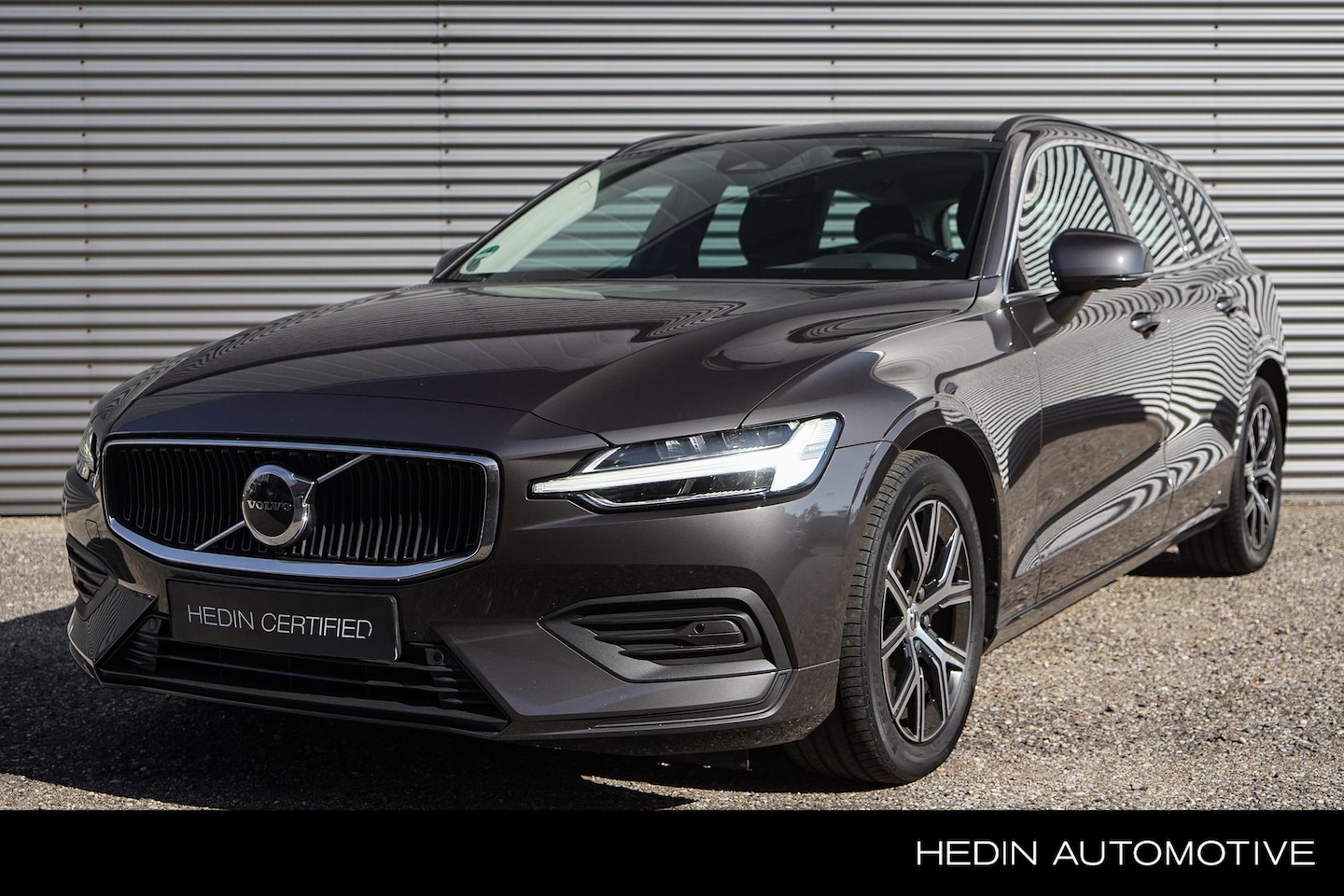 Volvo V60 - 2.0 B3 Core | Stoel & Stuurverwarming | Elektrische achterklep | Adaptieve cruise control - AutoWereld.nl