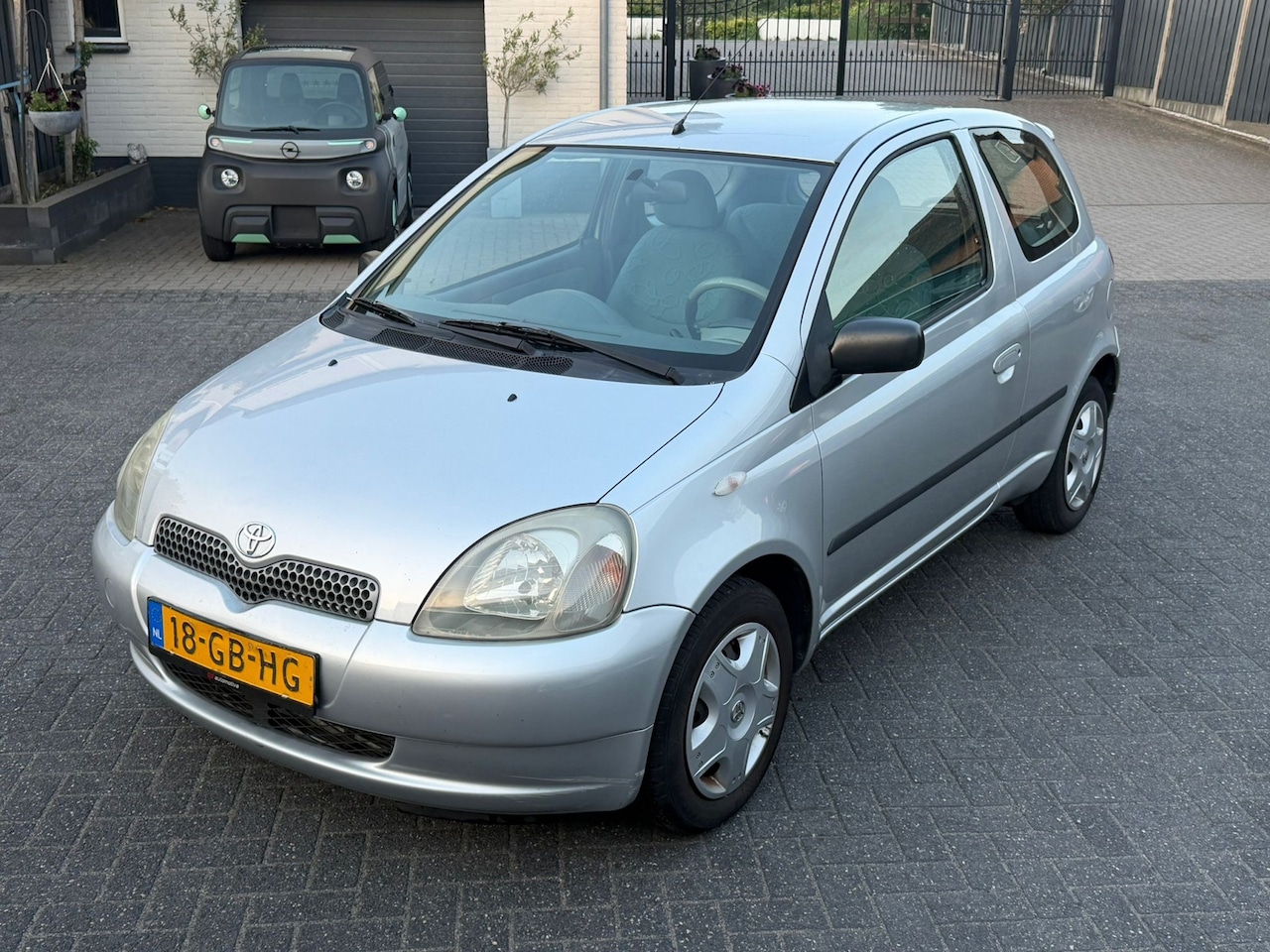 Toyota Yaris - RIJKAAR/APK/HISTORY/BEURT/NAP/AIRCO/5drs//DIREKT MEE - AutoWereld.nl