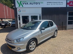Peugeot 206 - 1.4 Quiksilver, airco, elektr ramen, trekhaak, APK 24-6-2027
