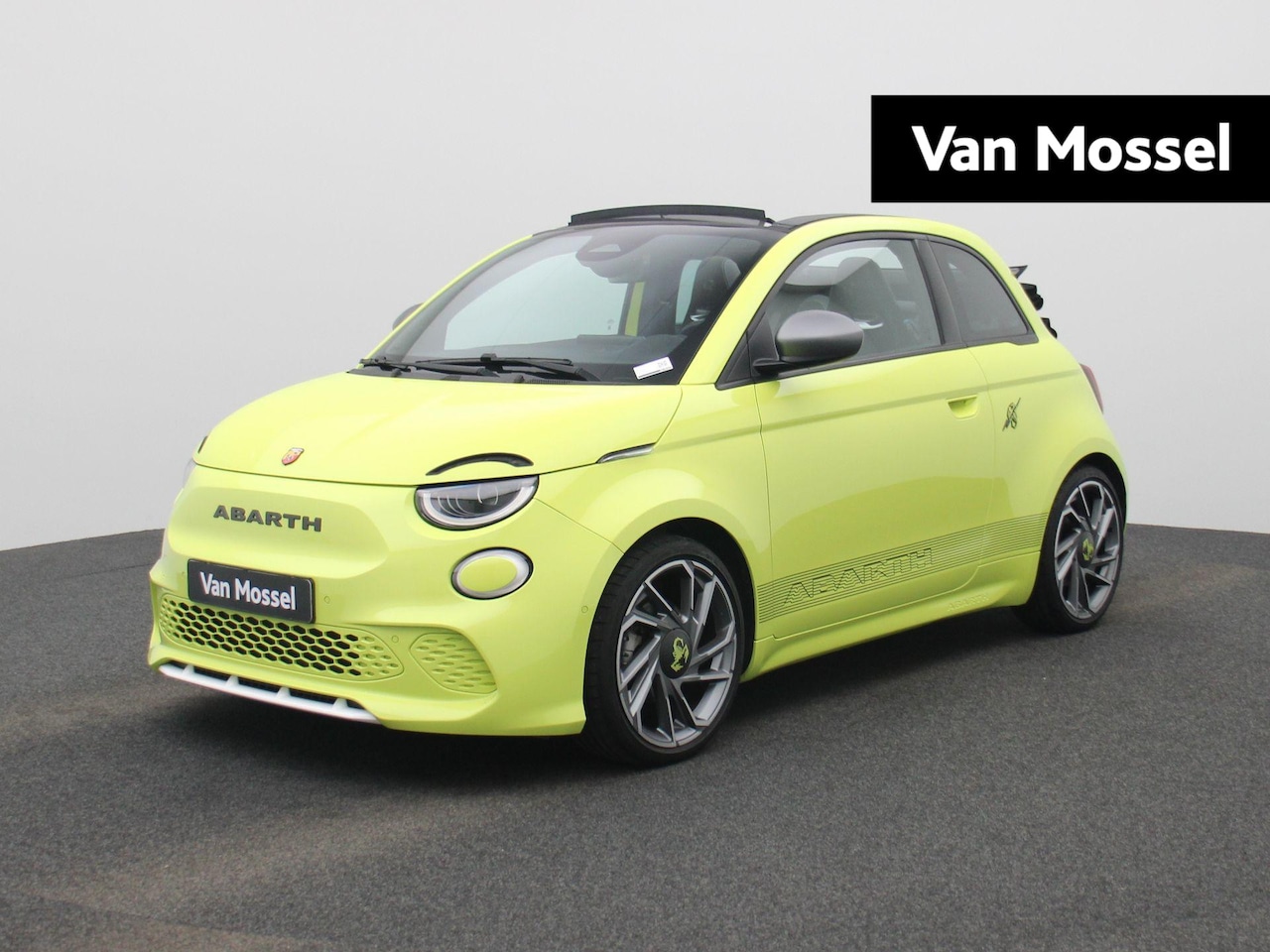 Fiat 500 C - Abarth Scorpionissima 42 kWh | Navigatiesysteem | Parkeersensoren voor + achter | Camera | - AutoWereld.nl