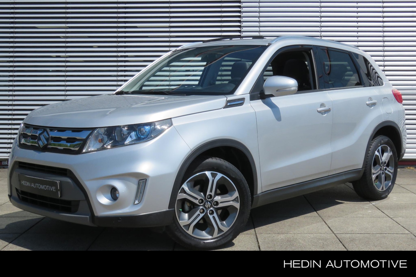 Suzuki Vitara - 1.6 High Executive | Automaat | All Season banden | Schuif/Kanteldak | Stoelverwarming | - AutoWereld.nl