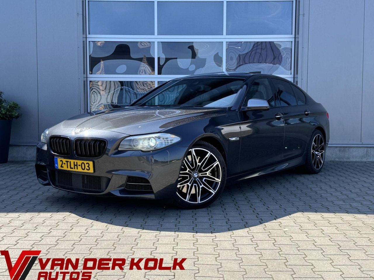 BMW 5-serie - M550xd Automaat 381PK | Leder | Panorama | Adaptive cruise | Camera | Stoelverwarming | Cl - AutoWereld.nl