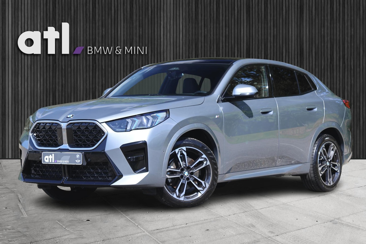 BMW X2 - sDrive20i Launch Edition M-Sport | Pano | HUD | Harman Kardon | 360 Camera | Iconic Grille - AutoWereld.nl