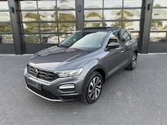 Volkswagen T-Roc - 1.5 TSI Active / Dakraam / Carplay