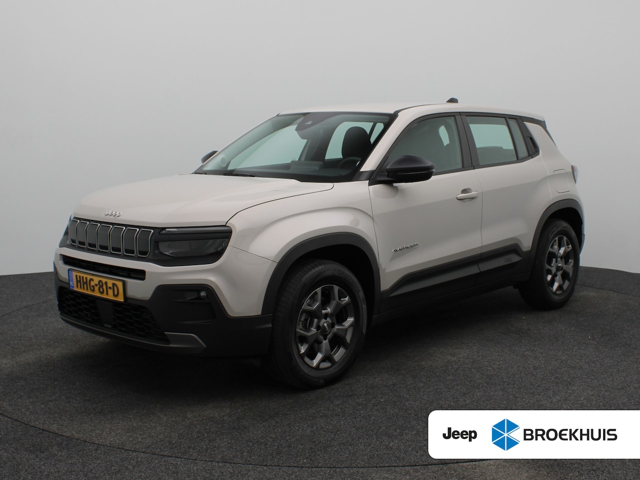 Jeep Avenger - 1.2 e-Hybrid Longitude | Navi | Adaptieve cruise | Parkeersensoren | Airco | Apple carplay - AutoWereld.nl