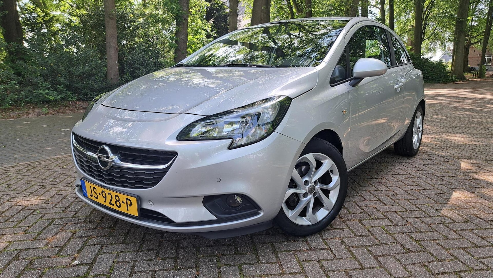 Opel Corsa - 1.4 120 Jaar Edition 1.4 120 Jaar Edition - AutoWereld.nl
