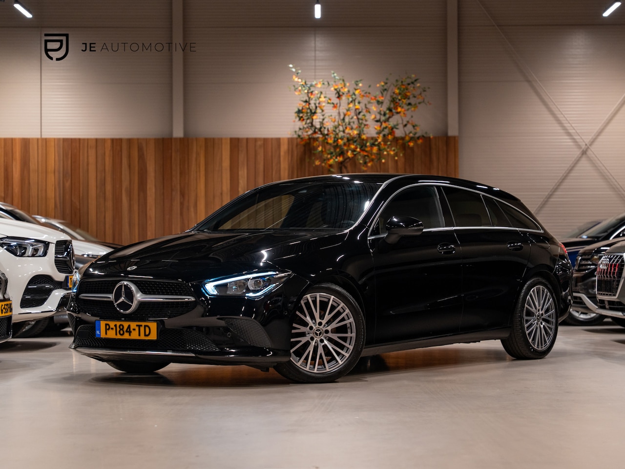 Mercedes-Benz CLA-klasse Shooting Brake - 180 Luxury Line 180 Luxury Line, Navi, Camera, Cruise, Clima, Multistuur, Bluetooth/Tel, Voll Onderhoud - AutoWereld.nl