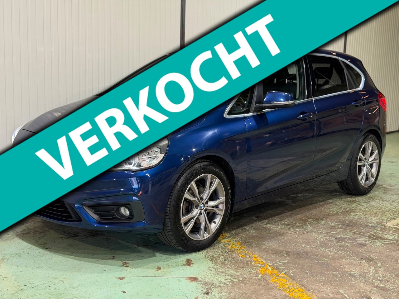 BMW 2-serie Active Tourer - 218d Centennial High Executive TREKHAAK - M PAKKET - NETTE STAAT! - AutoWereld.nl