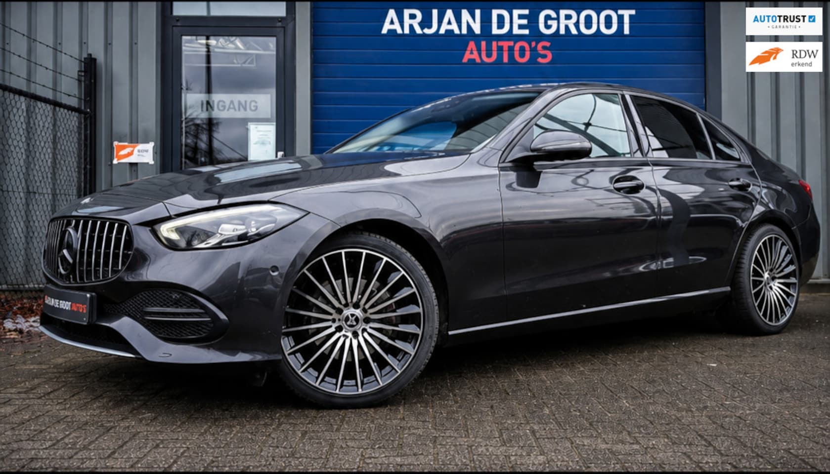 Mercedes-Benz C-klasse - 180 Luxury Acc Leder Navi Clima 19" Amg Velgen Carplay® - AutoWereld.nl