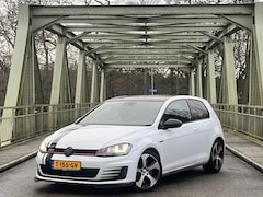 Volkswagen Golf - 2.0 TSI GTI Performance