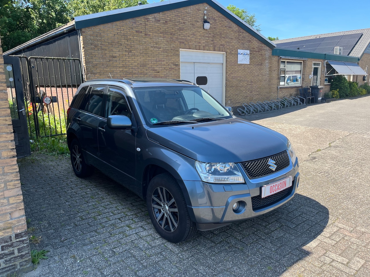 Suzuki Grand Vitara - 2.0-16V High Executive leer / airco / dakje - AutoWereld.nl