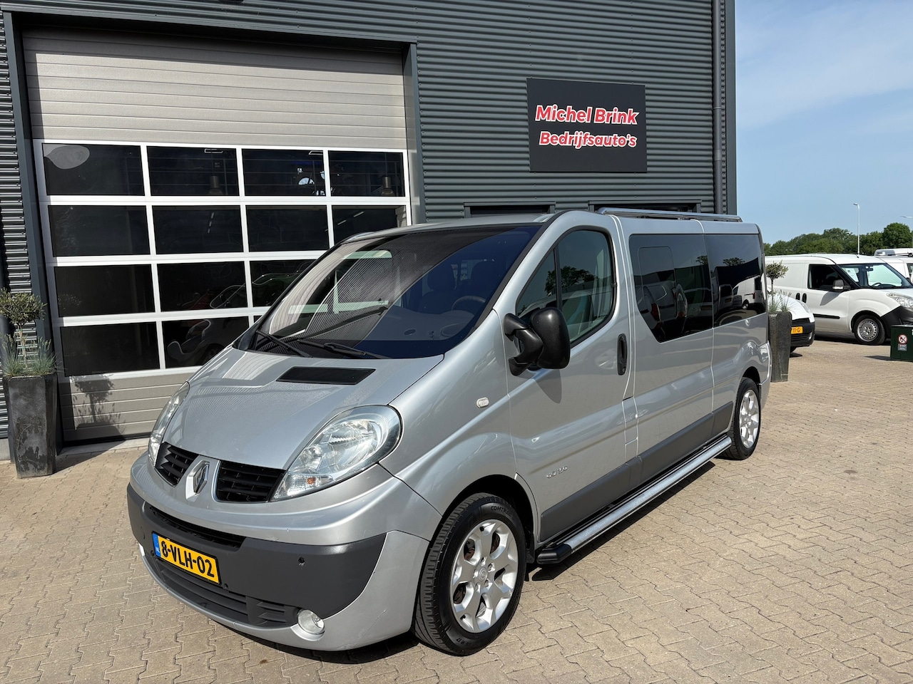 Renault Trafic - 2.5 dCi L2H1 DC Tech Line Marge - AutoWereld.nl