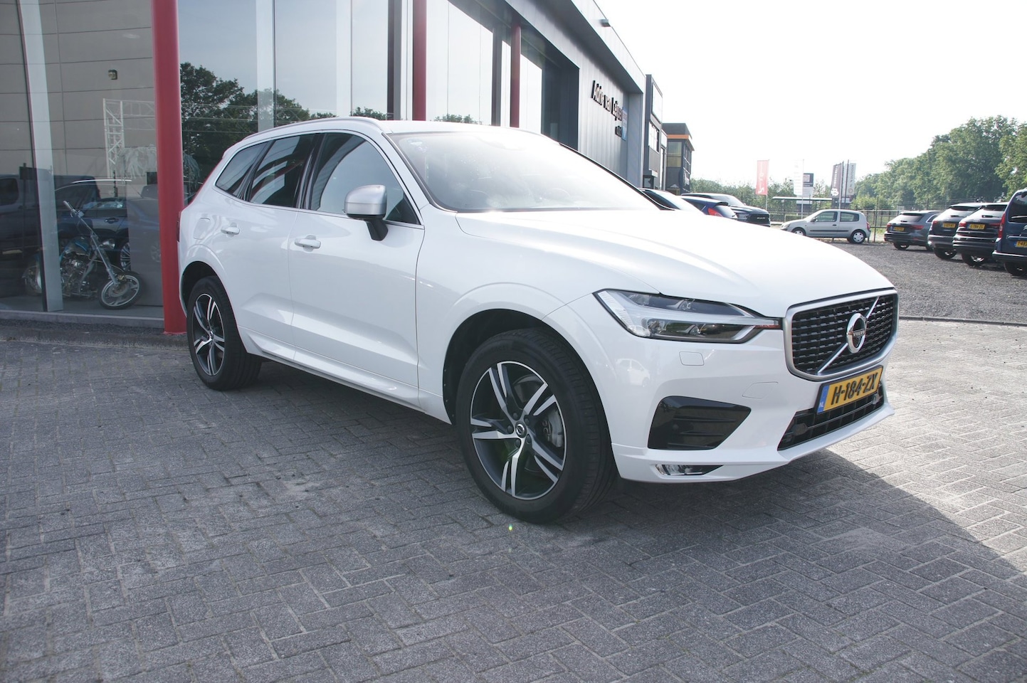 Volvo XC60 - 2.0 T5 AWD R-Design 2.0 T5 AWD R-Design - AutoWereld.nl