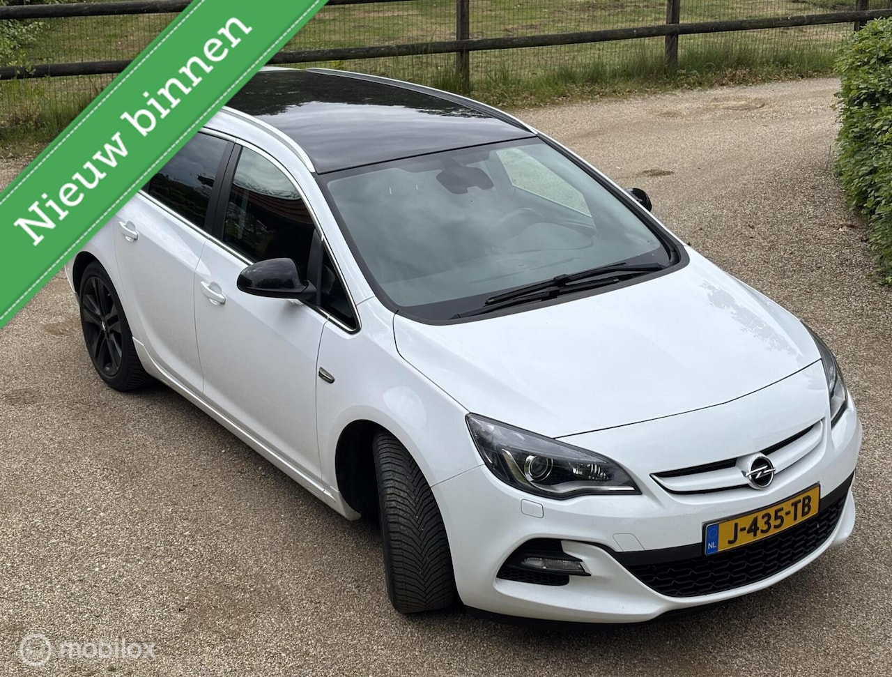 Opel Astra Sports Tourer - 1.6 Turbo OPC Line - AutoWereld.nl