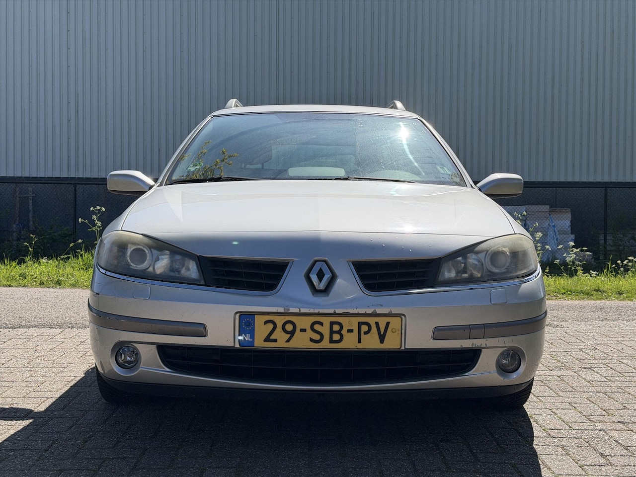Renault Laguna - 2.0 Automaat / NAVI / CLIMA / NIEUWE APK - AutoWereld.nl