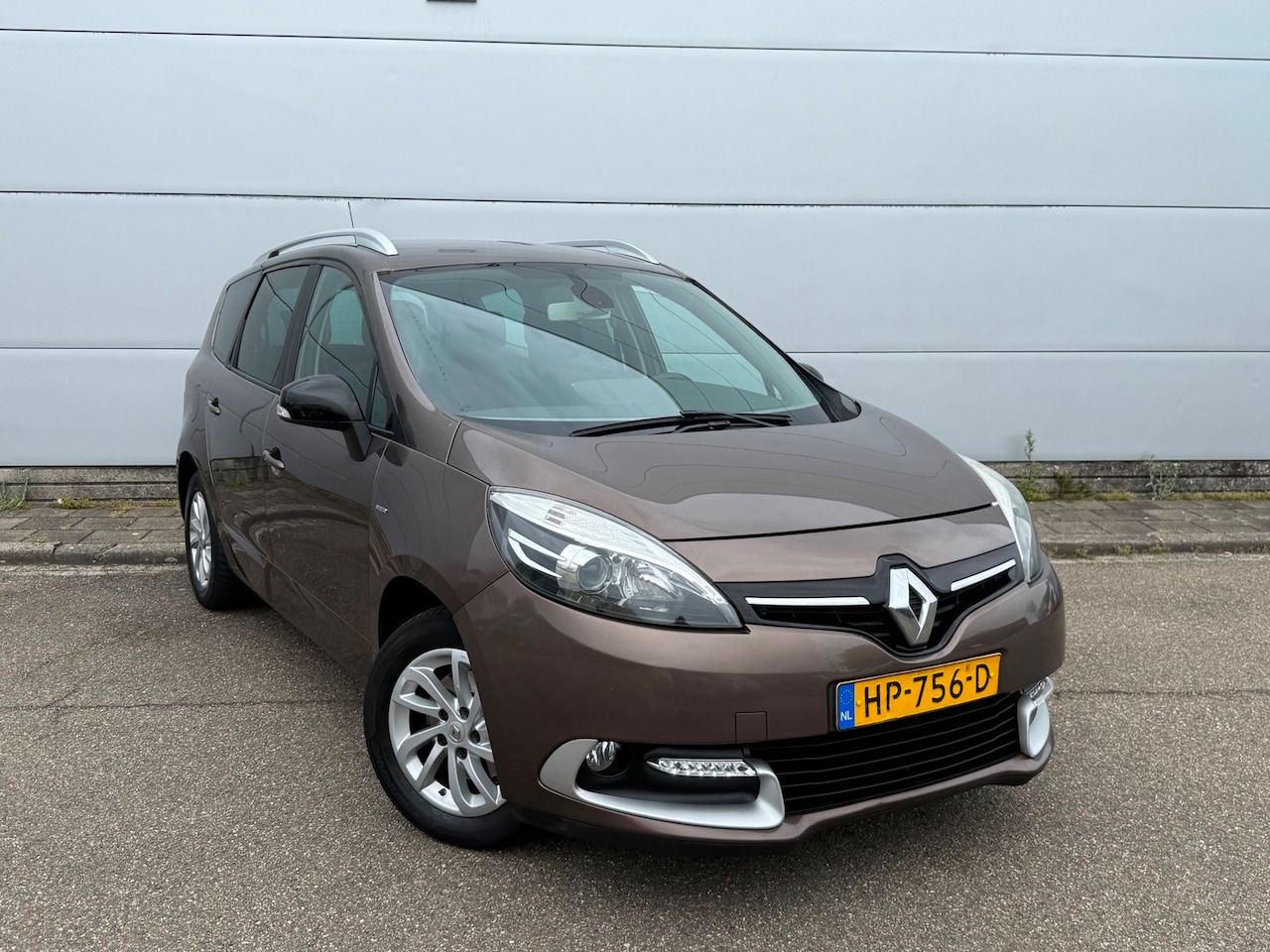 Renault Grand Scénic - 1.5 dCi Limited 7p. (bj 2015) NAVI|CLIMA|NETTE AUTO - AutoWereld.nl