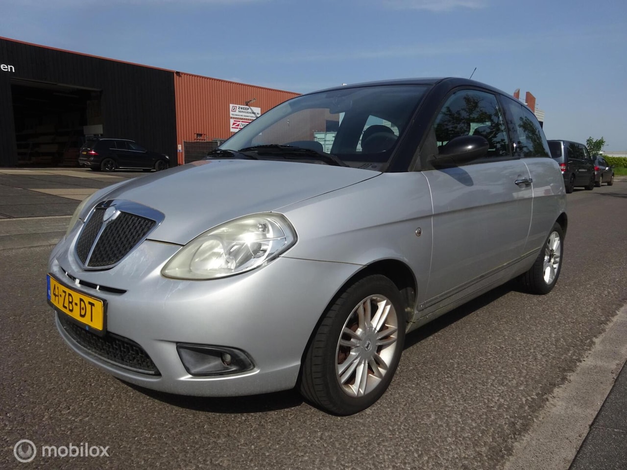 Lancia Y(psilon) - Ypsilon 1.4 Blue & Me - AutoWereld.nl