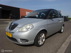 Lancia Y(psilon) - Ypsilon 1.4 Blue & Me