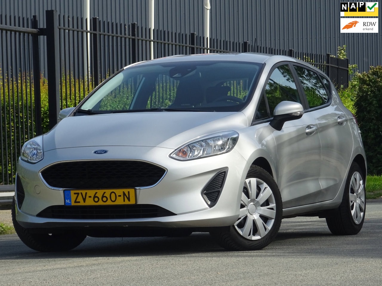 Ford Fiesta - 1.1 5DRS NAP/CARPLAY/AIRCO/CRUISE/APK 08-2027 - AutoWereld.nl