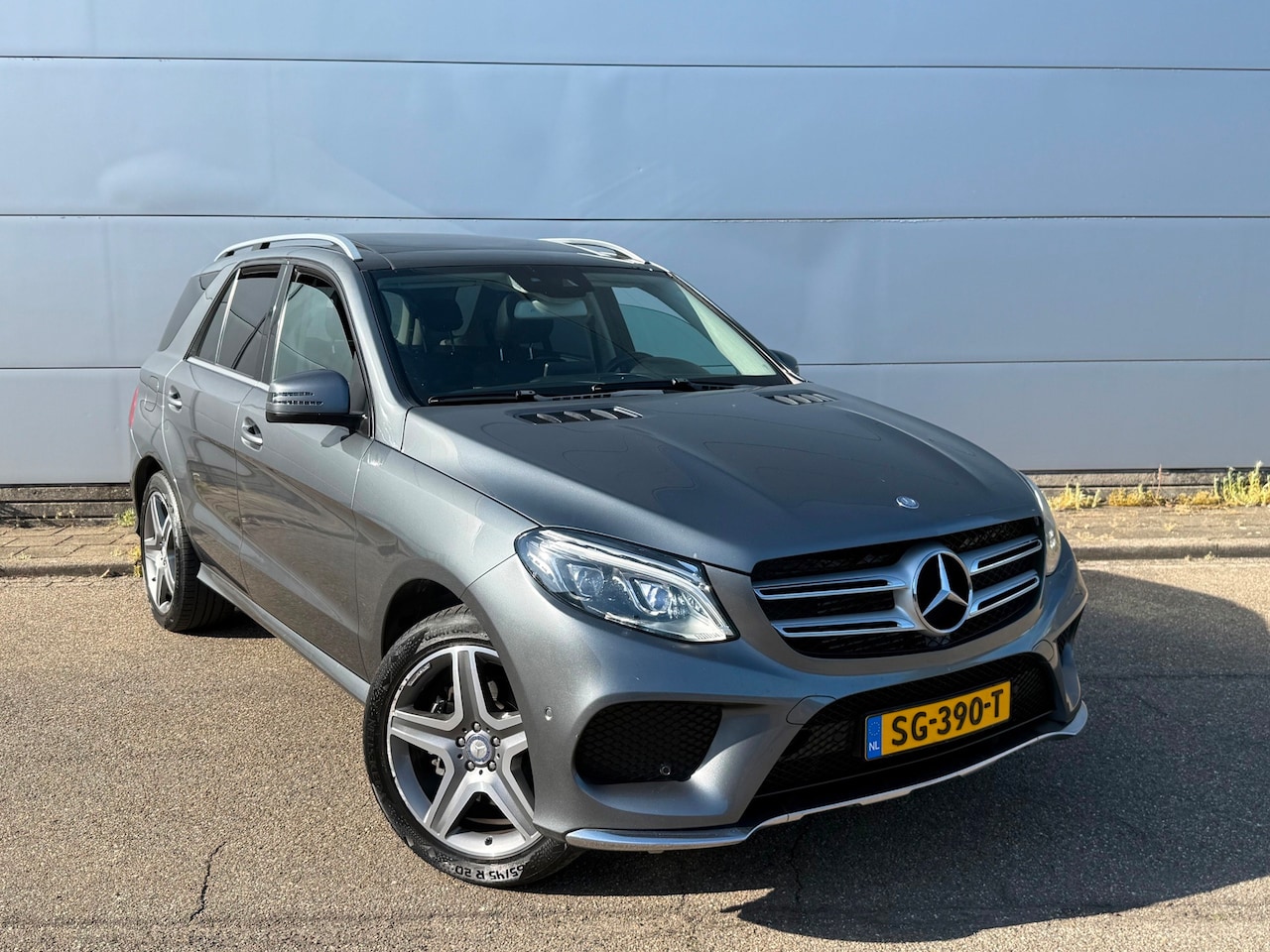 Mercedes-Benz GLE-Klasse - 350d 4MATIC AMG (bj 2017) PANO|LEER|XENON - AutoWereld.nl