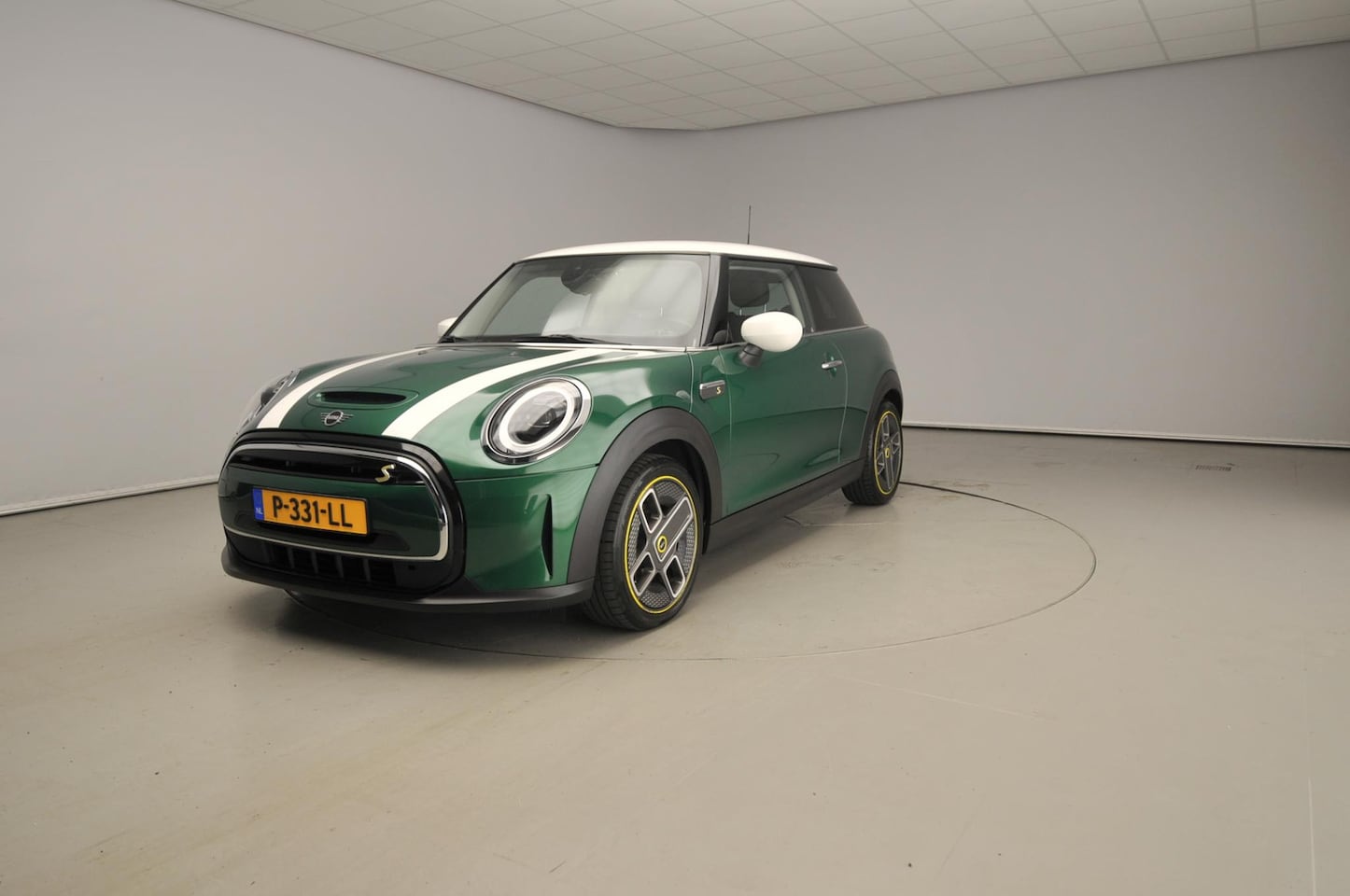 MINI Mini-Electric - 3-deurs | LED | Leder | Navigatie | Sportstoelen | PDC | Clima | DAB | Alu 17 inch - AutoWereld.nl